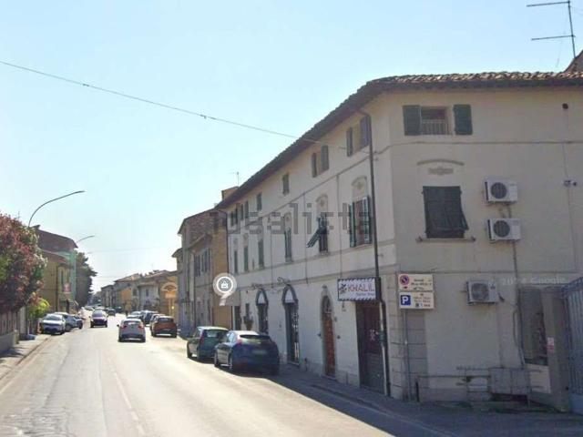 Locale Commerciale in vendita a Navacchio, Cascina