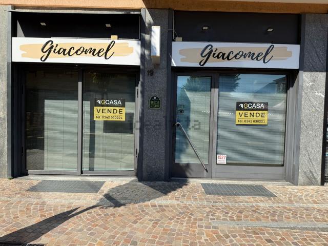 Locale Commerciale in vendita a Morbegno, Lombardia