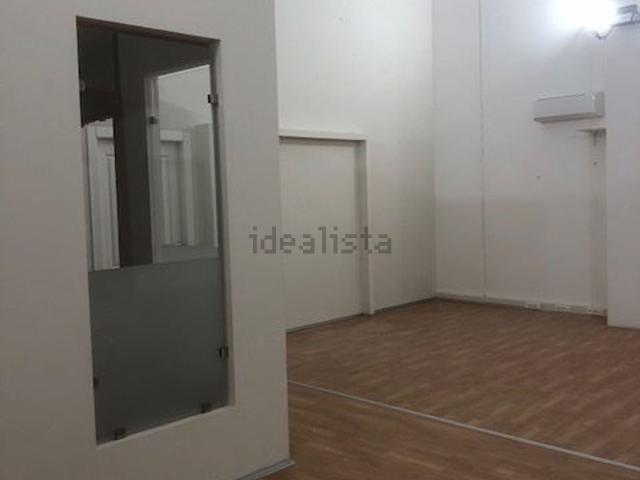 Locale Commerciale in vendita a Pistoia, Case Nuove di Masiano