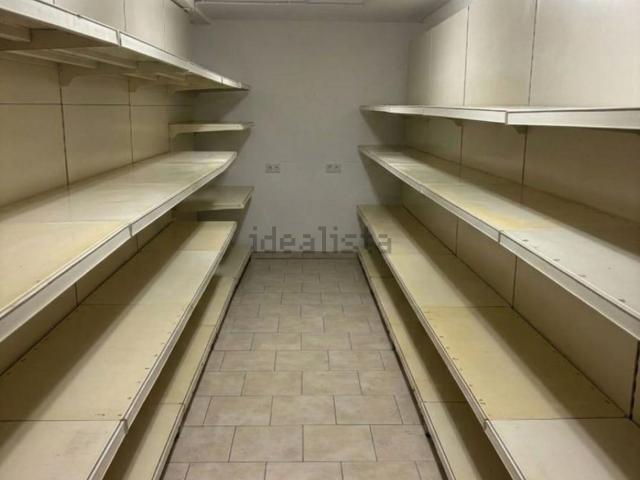 Locale Commerciale in vendita a Fabro, Umbria