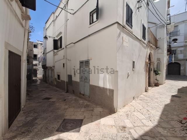 Locale Commerciale in vendita a Centro Storico, Puglia