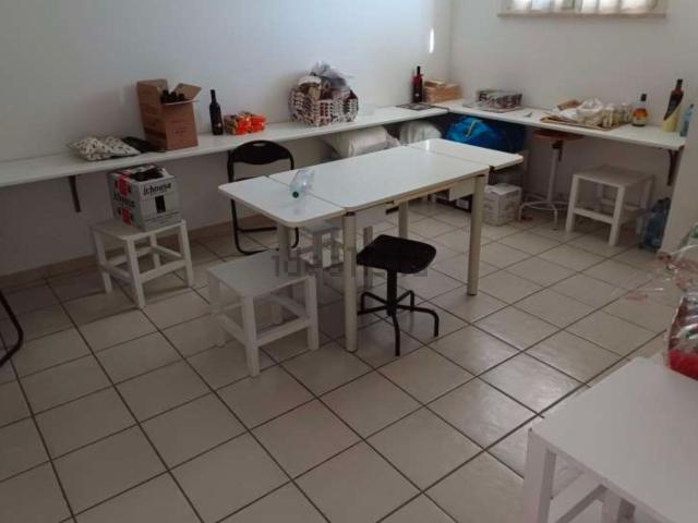 Locale Commerciale in vendita a Terni, Umbria