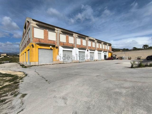 Locale Commerciale in vendita a Perriera, Sciacca