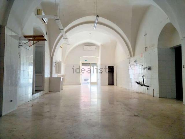 Locale Commerciale in vendita a Puglia, Bari