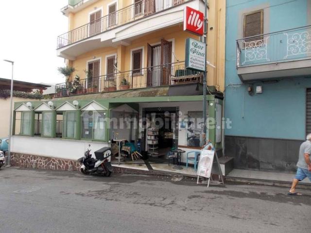 Locale Commerciale in vendita a Monte Di Procida, Campania