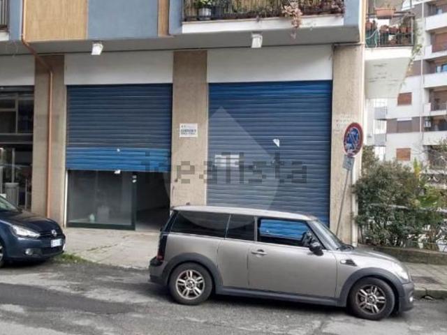 Locale Commerciale in vendita a Popilia, Calabria