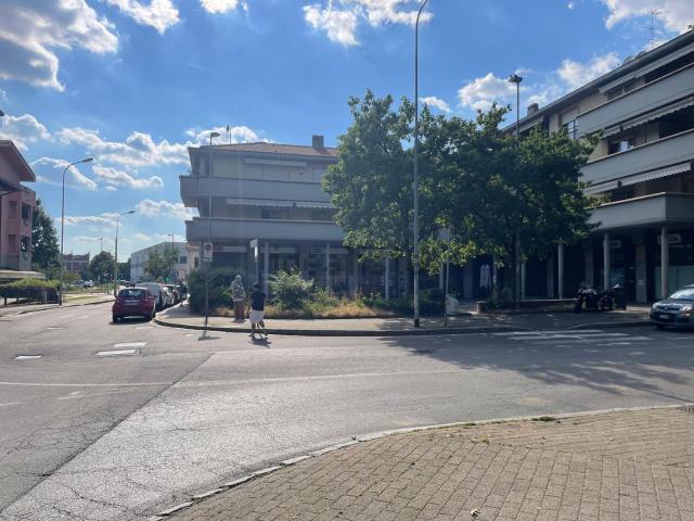 Locale Commerciale in vendita a Zona Omogenea Milano Nord, Cinisello Balsamo