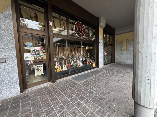 Locale Commerciale in vendita a Zona Omogenea Milano Nord, Cinisello Balsamo