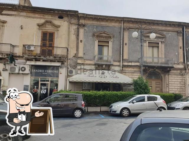 Locale Commerciale in vendita a Giarre, Sicilia