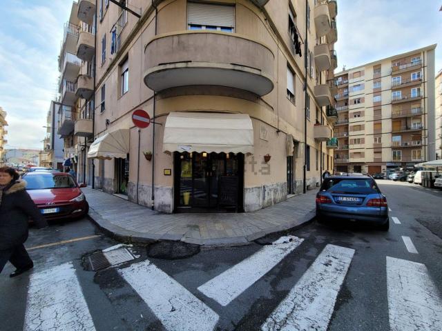 Locale Commerciale in vendita a Oltreletimbro, Albisola Capo