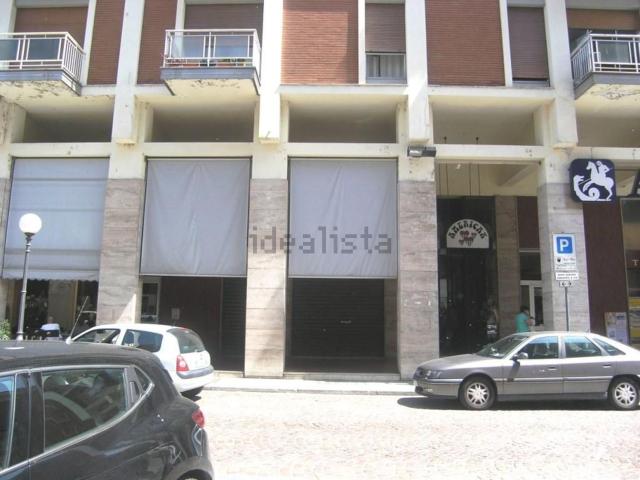 Locale Commerciale in vendita a Rione San Paolo, Piemonte