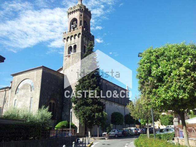 Locale Commerciale in vendita a Padenghe Sul Garda, Lombardia