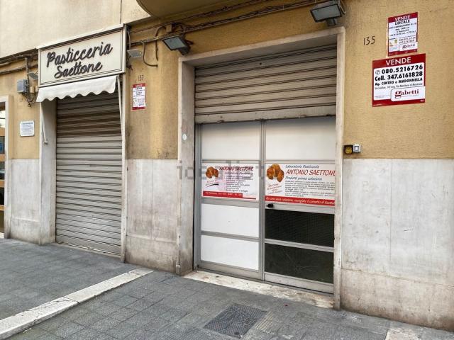 Locale Commerciale in vendita a Municipio 1, Puglia