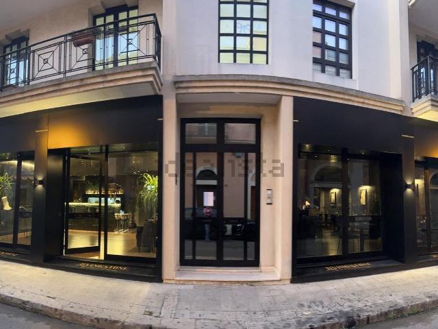 Locale Commerciale in vendita a Puglia, Lecce
