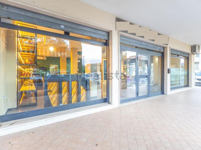 Locale Commerciale in vendita a Isola Sacra, Fiumicino