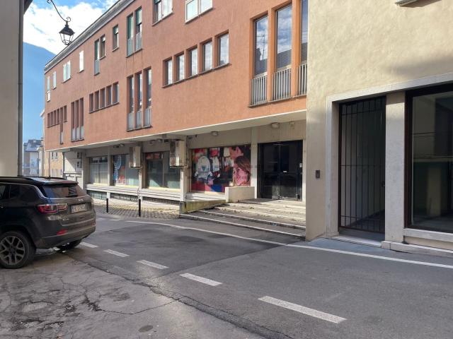Locale Commerciale in vendita a Villaga, Feltre