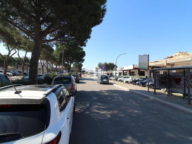 Locale Commerciale in vendita a Santa Chiara, Puglia