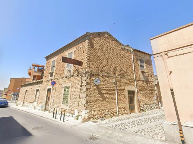 Locale Commerciale in vendita a Ceraxus/Selargius, Casteddu/Cagliari