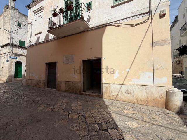 Locale Commerciale in vendita a Puglia, Brindisi