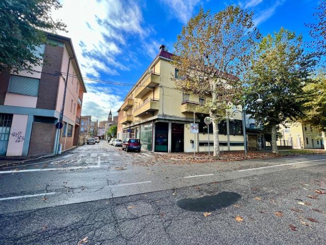 Locale Commerciale in vendita a Unione dei comuni della Bassa Romagna, Fusignano