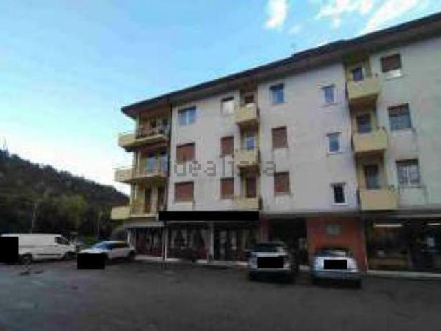 Locale Commerciale in vendita a Serravalle, Vittorio Veneto