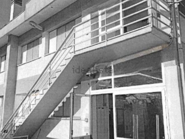 Locale Commerciale in vendita a Pozzarello, Montevettolini