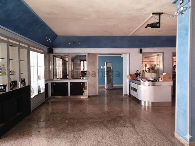 Locale Commerciale in vendita a Pozzo, Marche