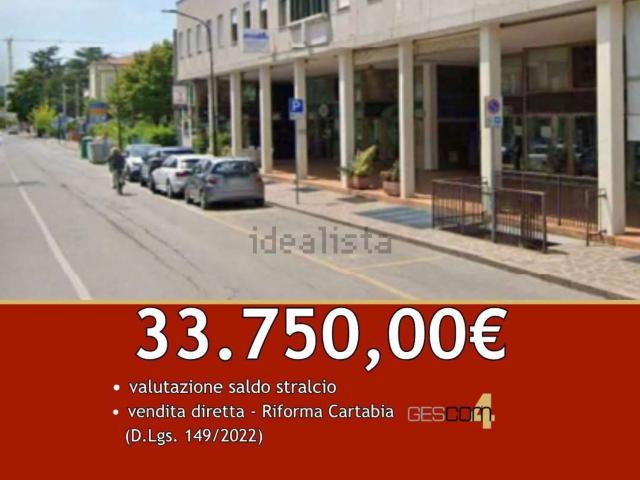 Locale Commerciale in vendita a Monteortone, Abano Terme