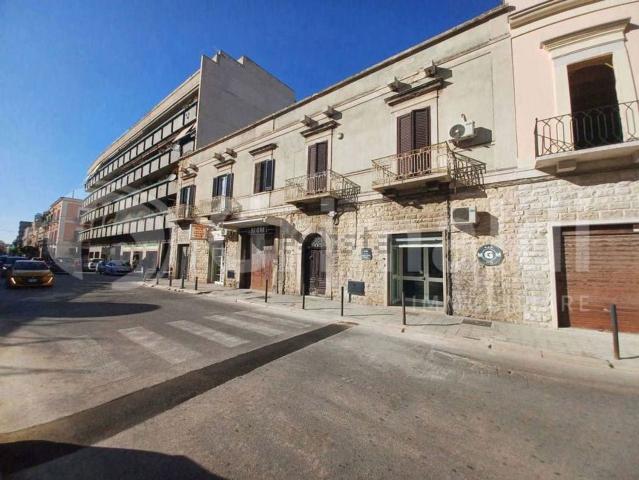 Locale Commerciale in vendita a Trani, Barletta-Andria-Trani