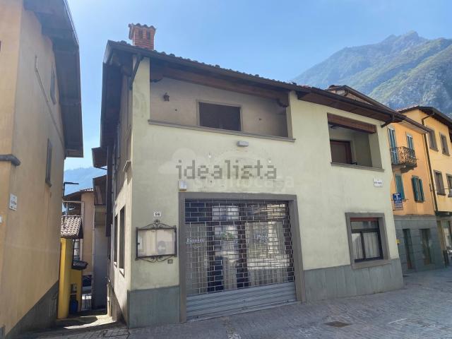 Locale Commerciale in vendita a Villa D'ogna, Lombardia