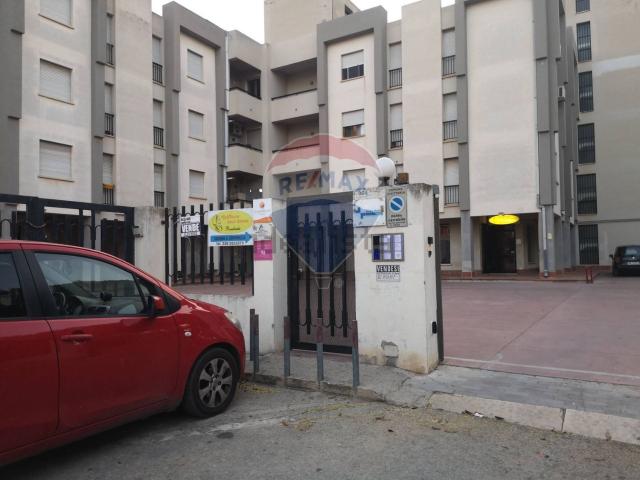 Locale Commerciale in vendita a Vittoria, Sicilia