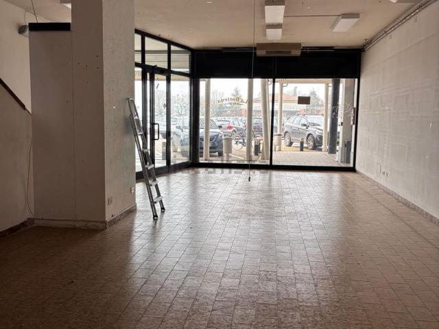 Locale Commerciale in vendita a Unione dei comuni della Bassa Romagna, Sant'agata Sul Santerno
