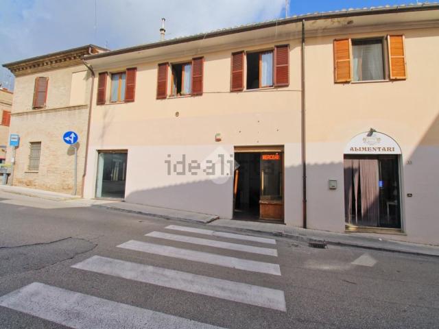 Locale Commerciale in vendita a Marche, Ancona