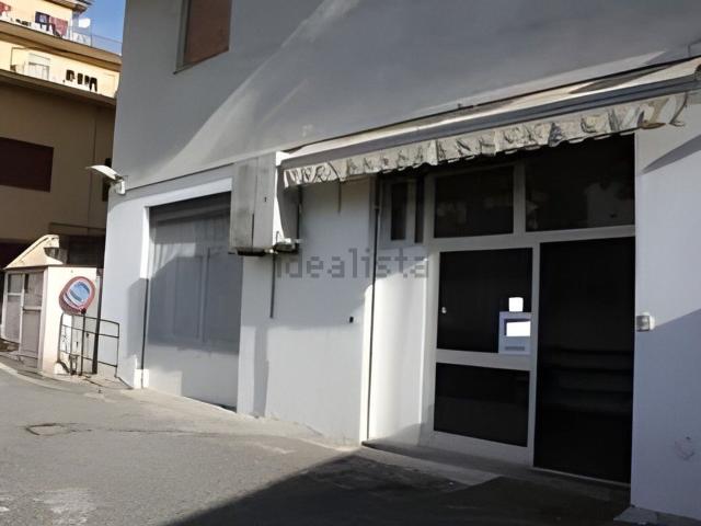 Locale Commerciale in vendita a Magolà, Lamezia Terme