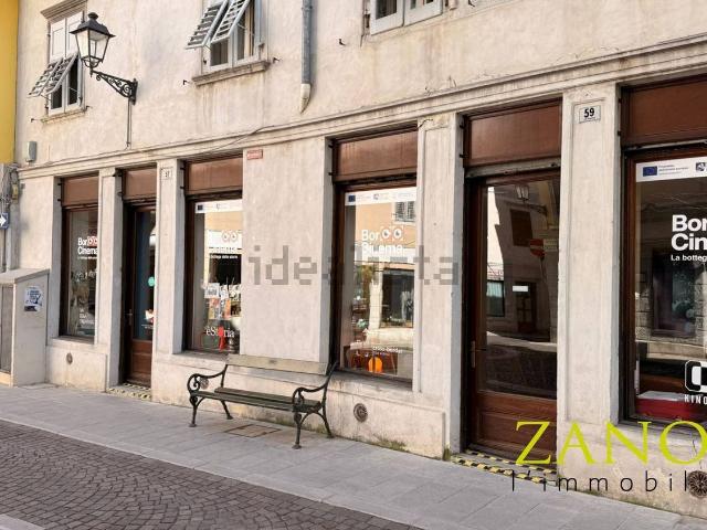 Locale Commerciale in vendita a Borgo Castello, Gorizia