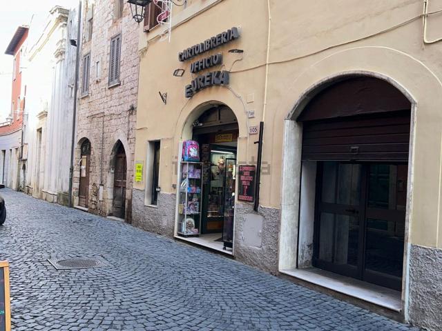 Locale Commerciale in vendita a Priverno, Lazio