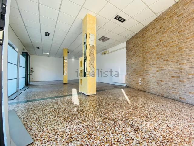 Locale Commerciale in vendita a Caneva, Friuli-Venezia Giulia
