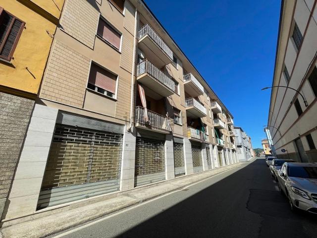 Locale Commerciale in vendita a Piemonte, Asti