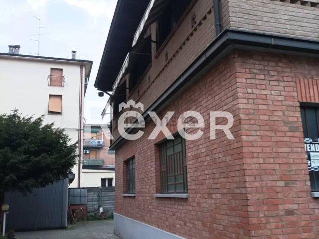 Locale Commerciale in vendita a Carrozzone-Betonica, Re