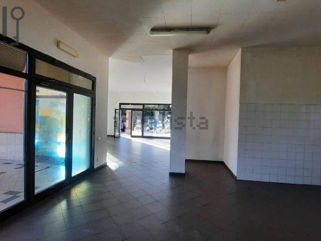 Locale Commerciale in vendita a Carcare, Liguria