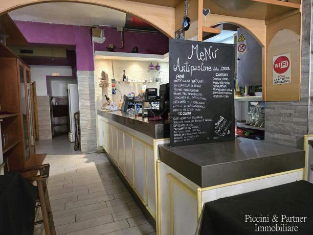 Locale Commerciale in vendita a Cenerente, Umbria