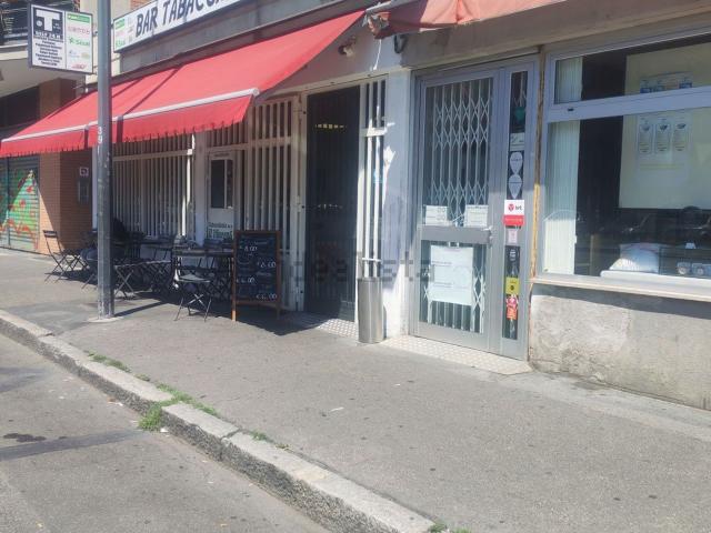 Locale Commerciale in vendita a Municipio 7, Milano