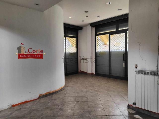Locale Commerciale in vendita a Masciago Milanese, Bovisio Masciago