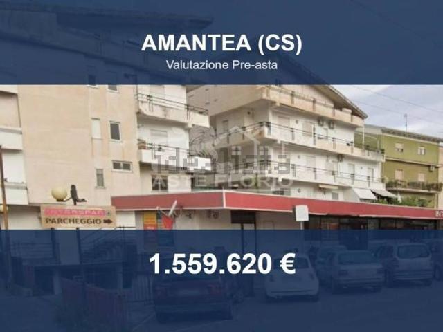 Locale Commerciale in vendita a Amantea Paese, Calabria