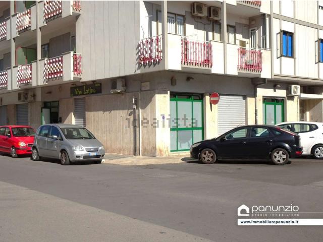 Locale Commerciale in vendita a Molfetta, Bari