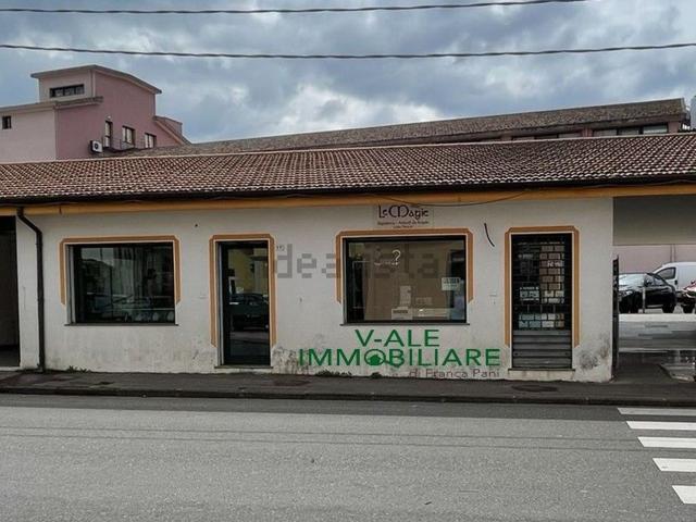 Locale Commerciale in vendita a Macomer, Sardigna/Sardegna