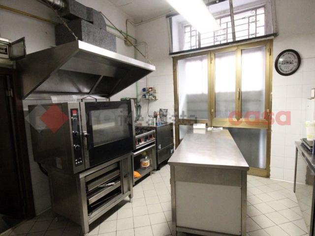 Locale Commerciale in vendita a Vaprio D'adda, Lombardia