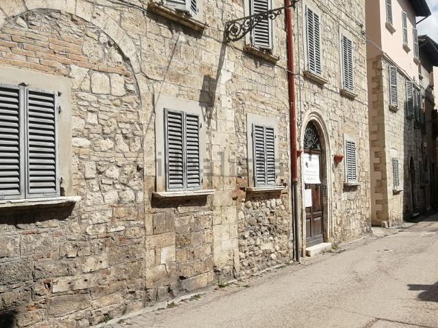 Locale Commerciale in vendita a San Venanzio, Marche