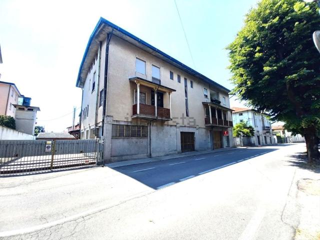 Locale Commerciale in vendita a Calvenzano, Lombardia
