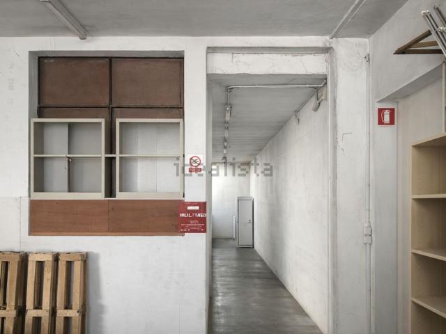 Locale Commerciale in vendita a San Pietro, Rho
